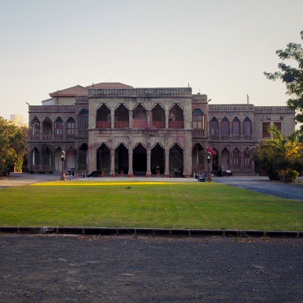 4. Nilambag Palace, Bhavnagar