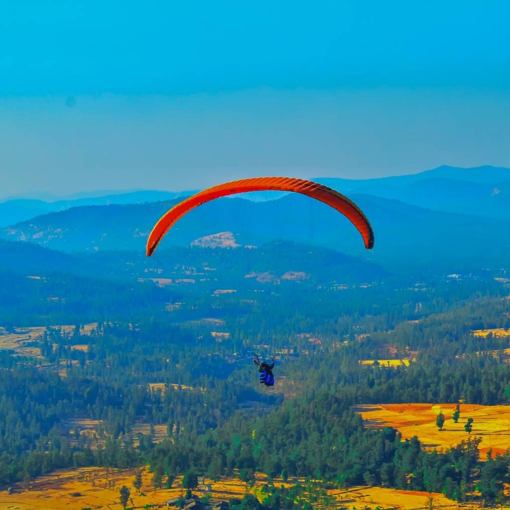 Paragliding in Saputara, Gujarat