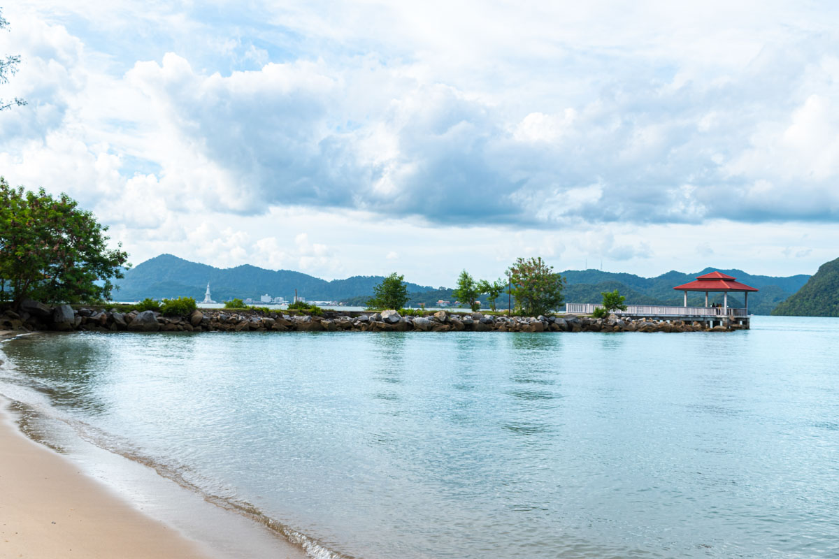 A mesmerizing view of Tanjung Pandan Jetty in Pulau Tuba, Langkawi