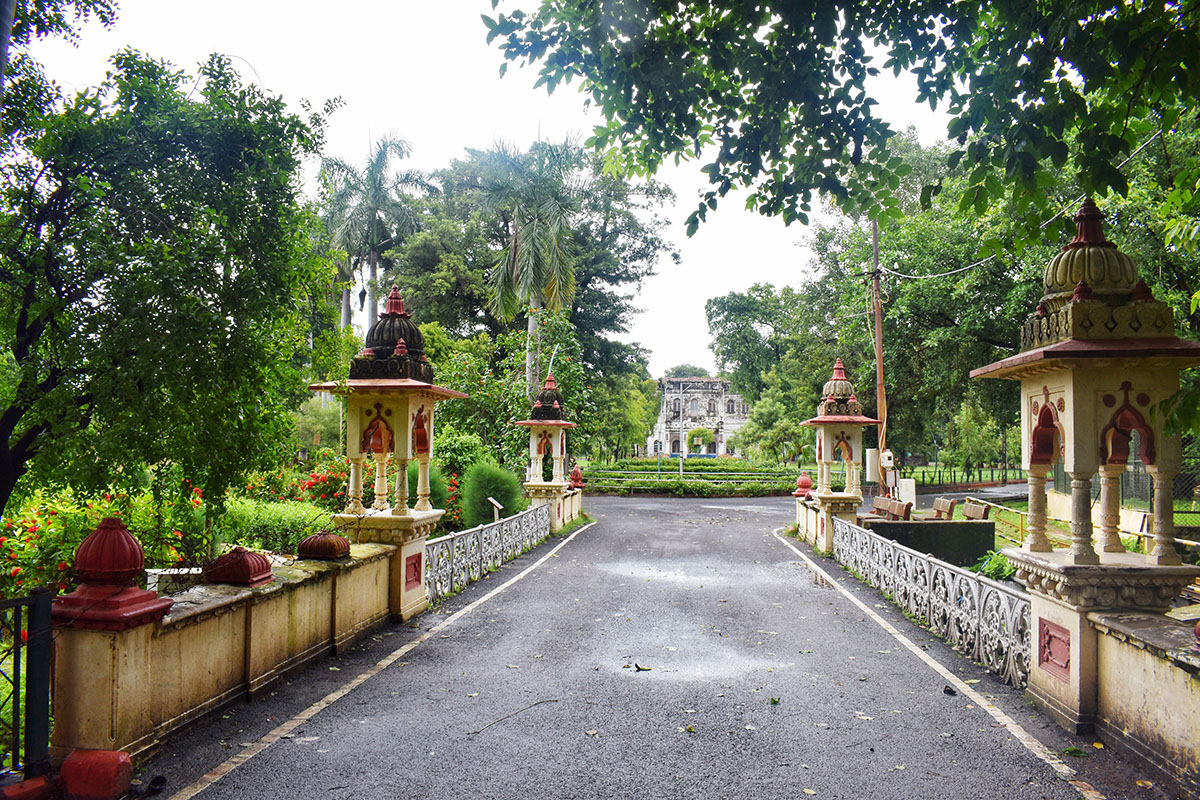 Kamati Baug's grand entrance gives a sense of the grandeur inside