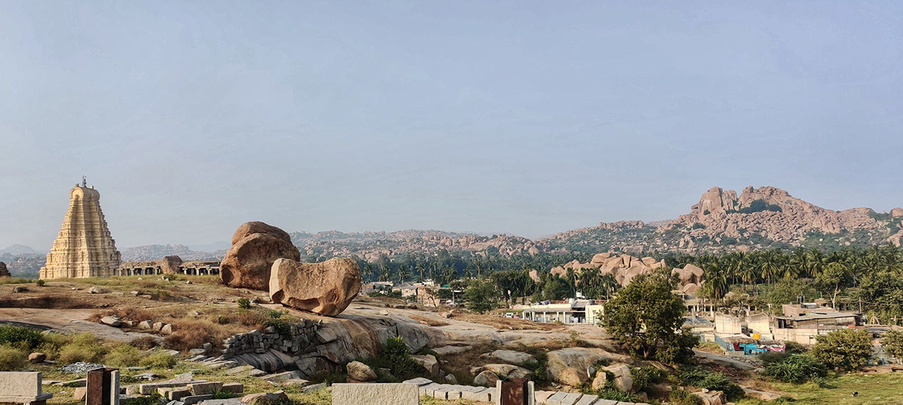 Virupaksha temple situated in the center of Hampi