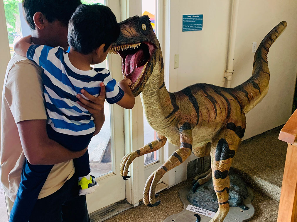 Kids enoying at Dinosaur Ridge Discovery Center in Denver