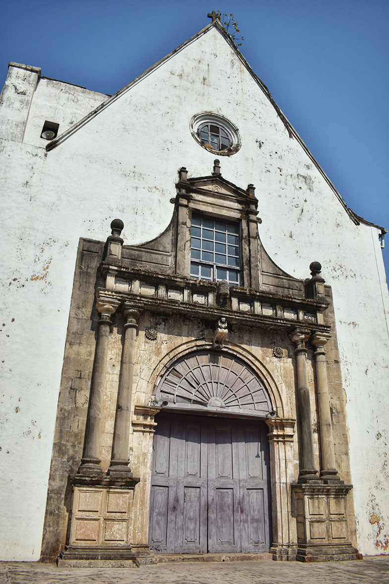 The wooden entrance gate to the Bom Jesus Cathedral