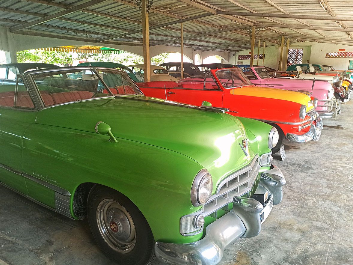 Vintage American Cars at auto world vintage car museum Ahmedabad