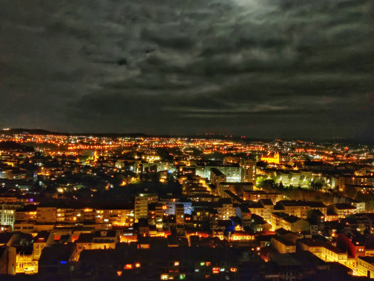 The Porto nightscape, the city has a completely different charm post sunset