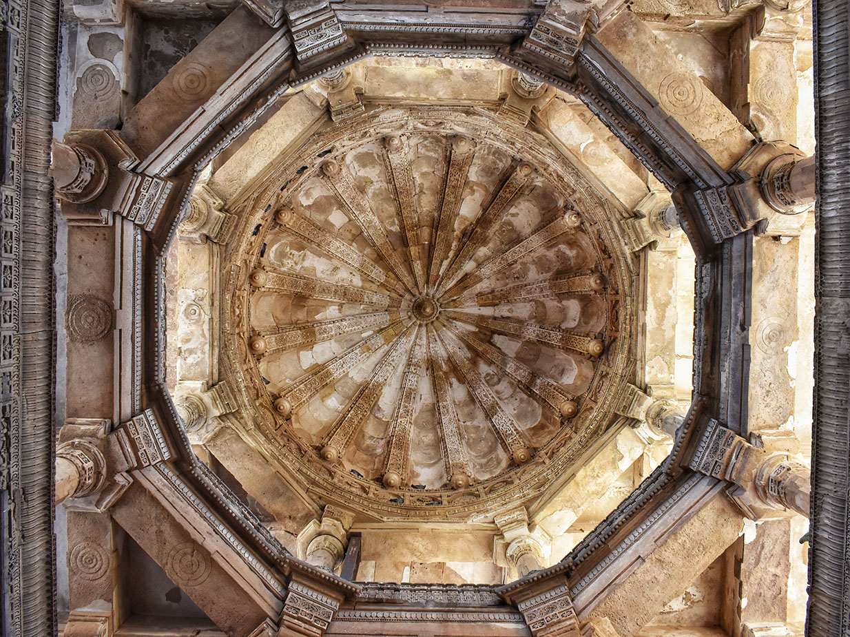 The beautiful two-storey central dome inside Jami Masjid in Champaner