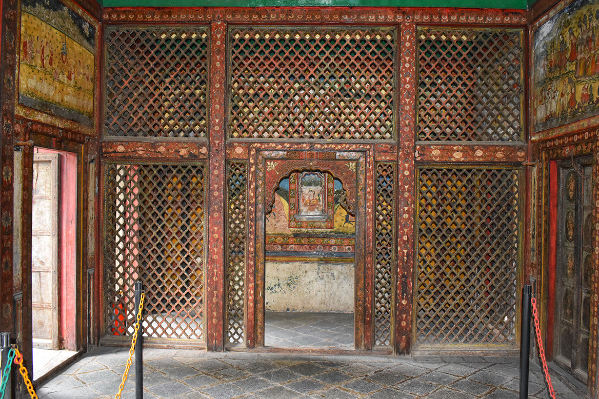 A portion of the first floor of Tambekar Wada is reserved for women