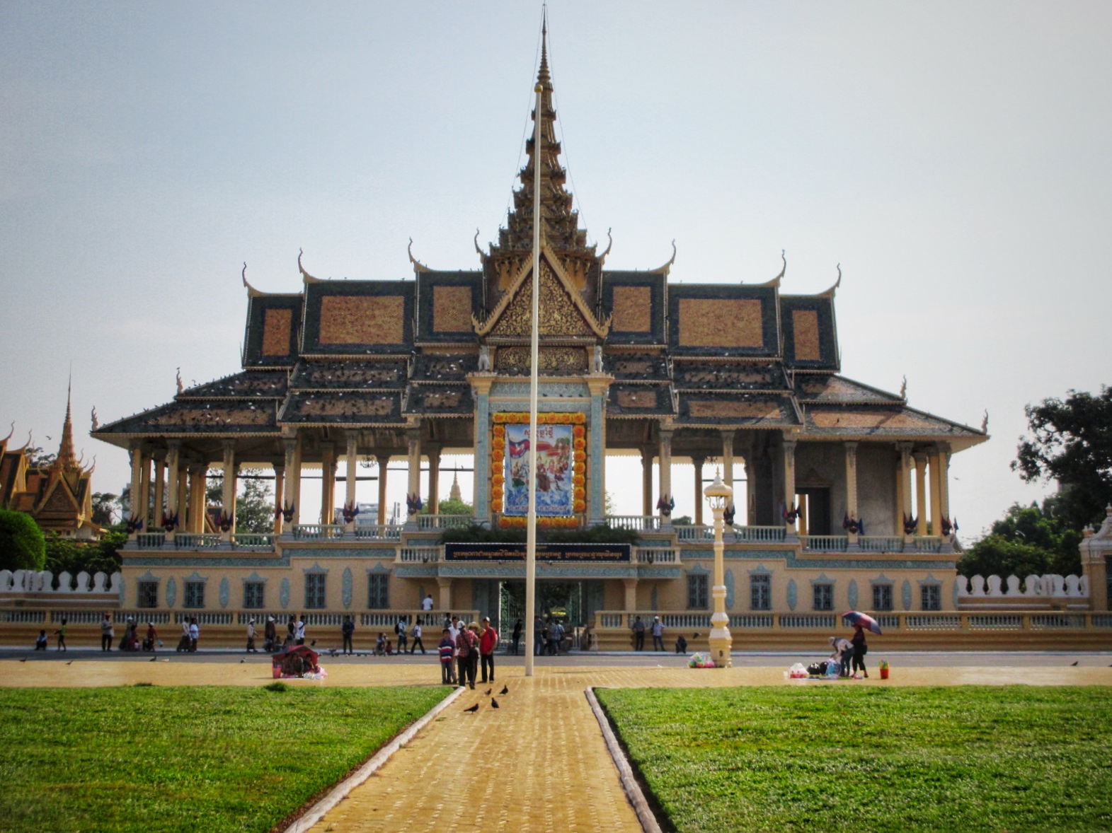 The Royal Palace is the outstanding example of rich and distinctive Khmer architecture