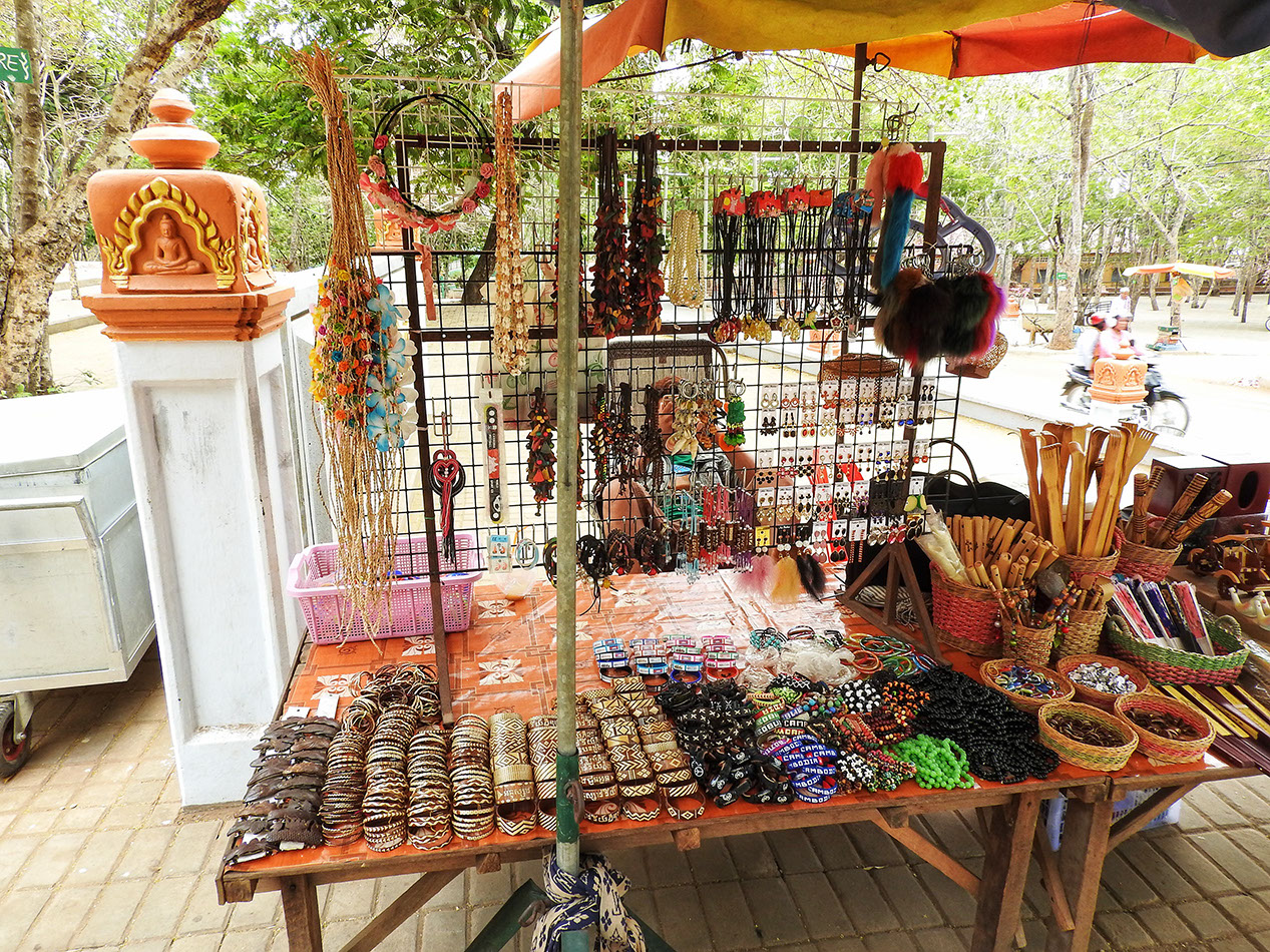 Makeshift stalls selling local handicrafts at the base of Oudong