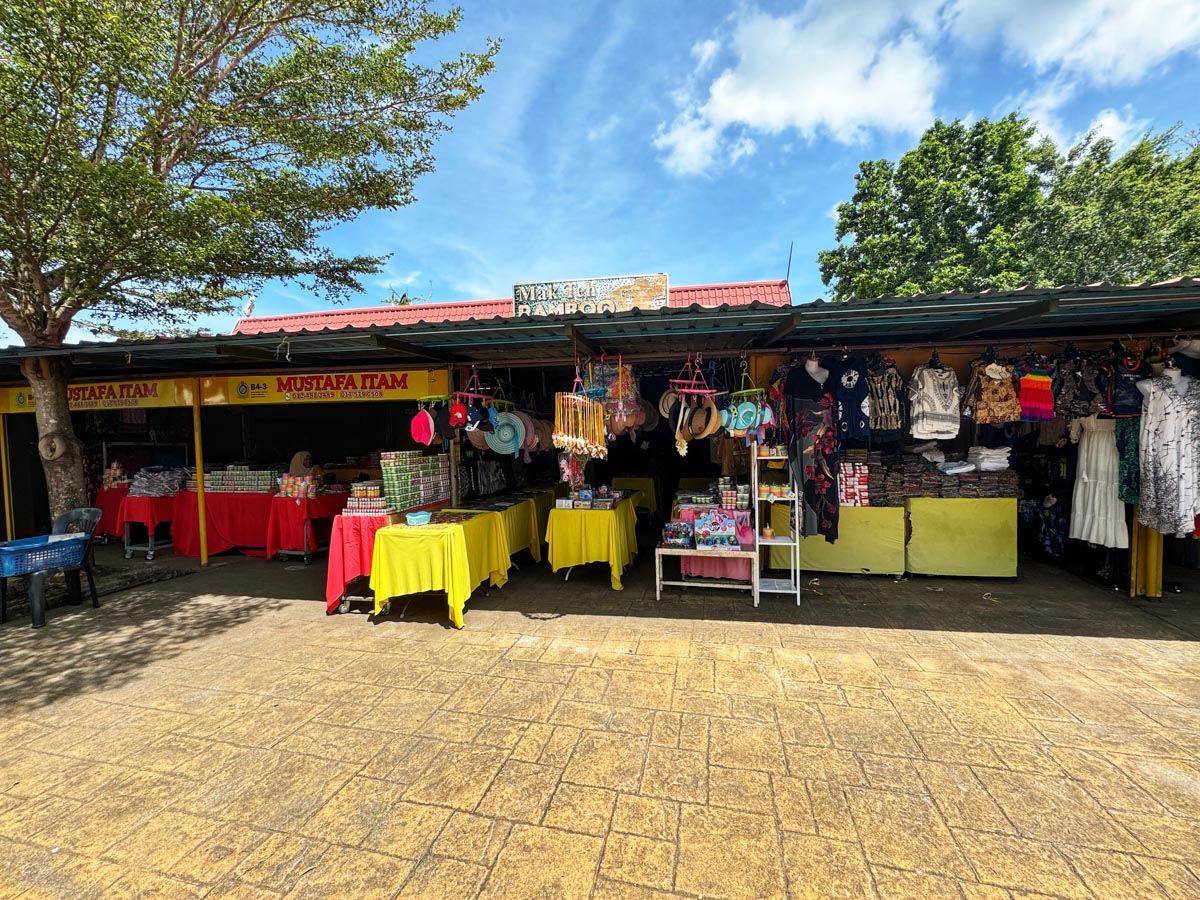 A small market in the Mahsuri Tomb is a great place to shop