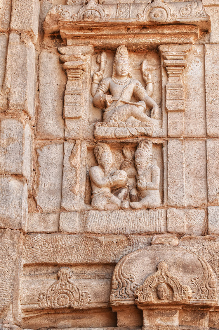 Harihara in sitting posture on the walls of Virupaksha temple