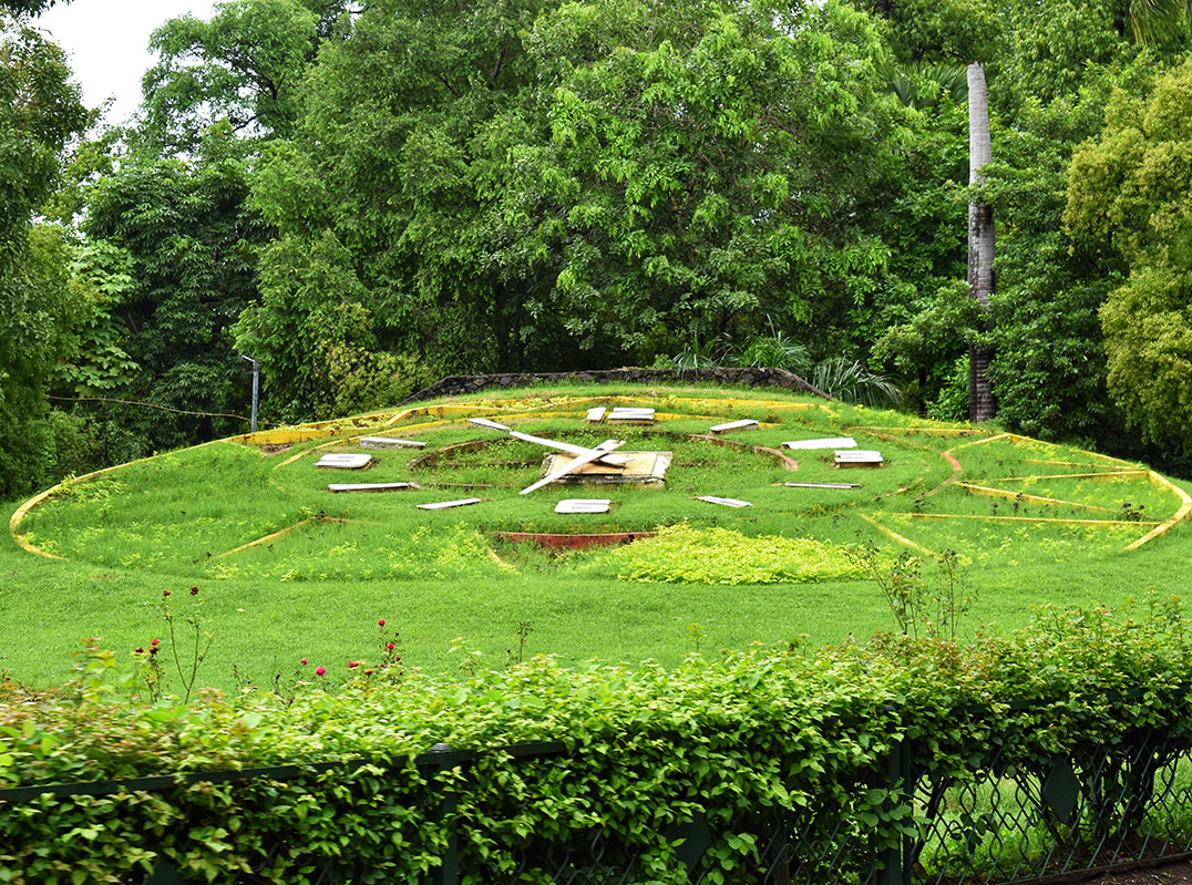 The floral clock at Sayaji Baug is a popular tourist attraction
