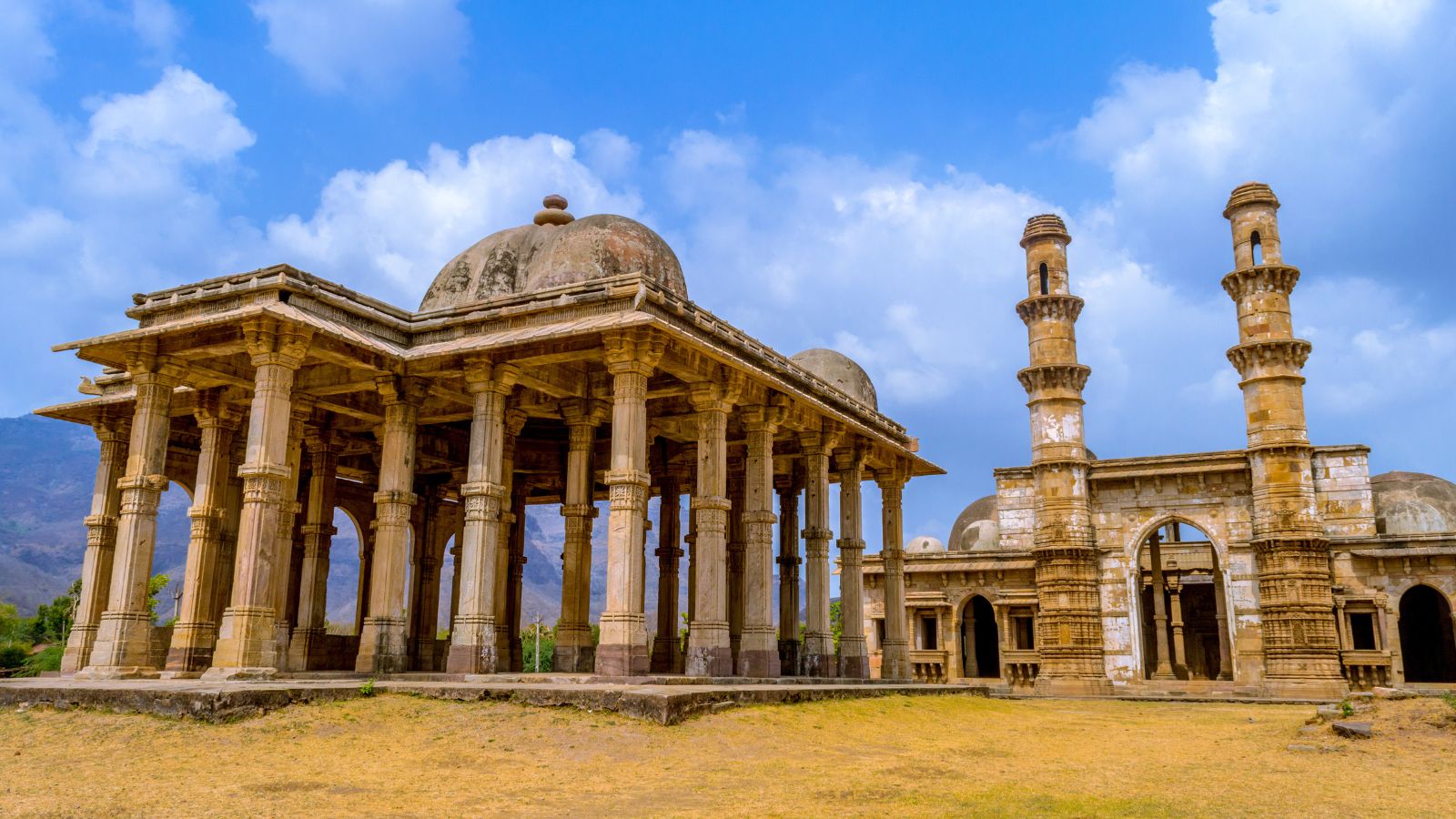 Kevada Masjid and the cenotaph in Pavagadh-Champaner Archaelogical Park