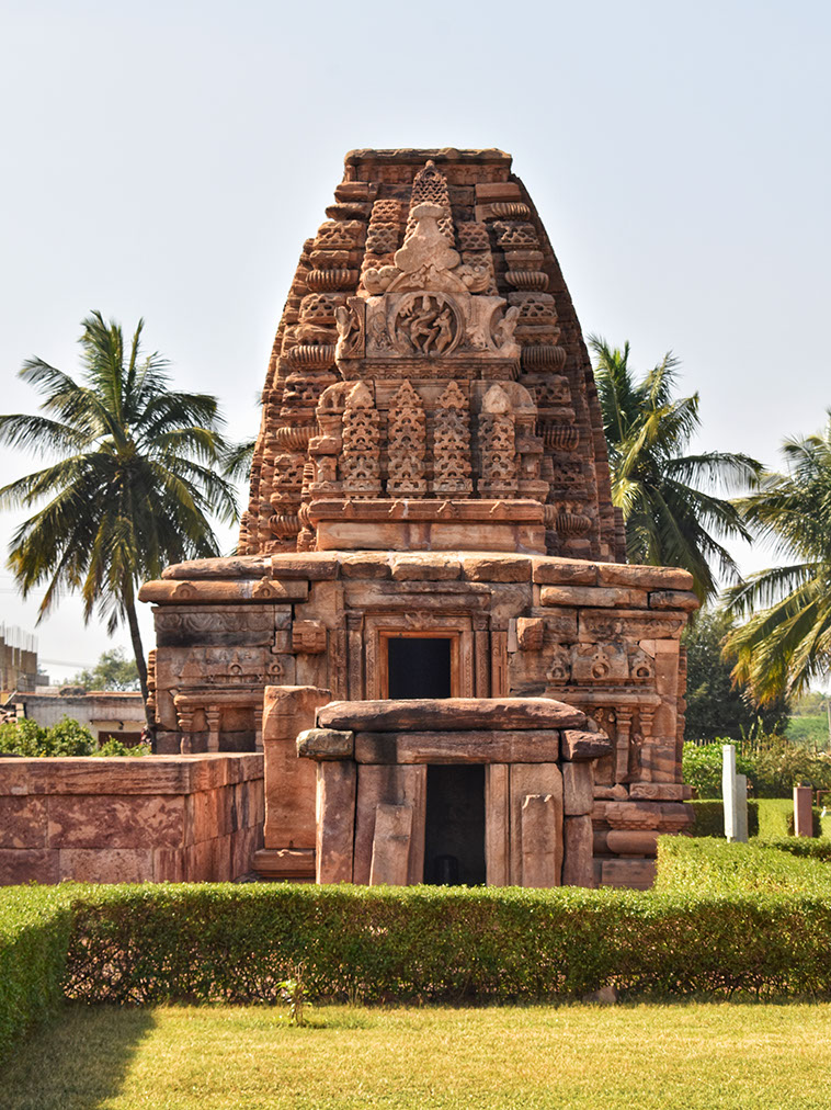 Nagara-style Kashi Vishwanath temple with missing amalaka and kalasa