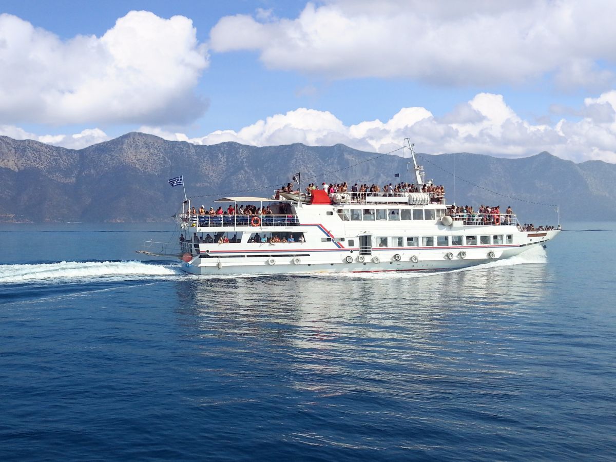 Fast ferry from Piraeus, Athens to Souda, Chania