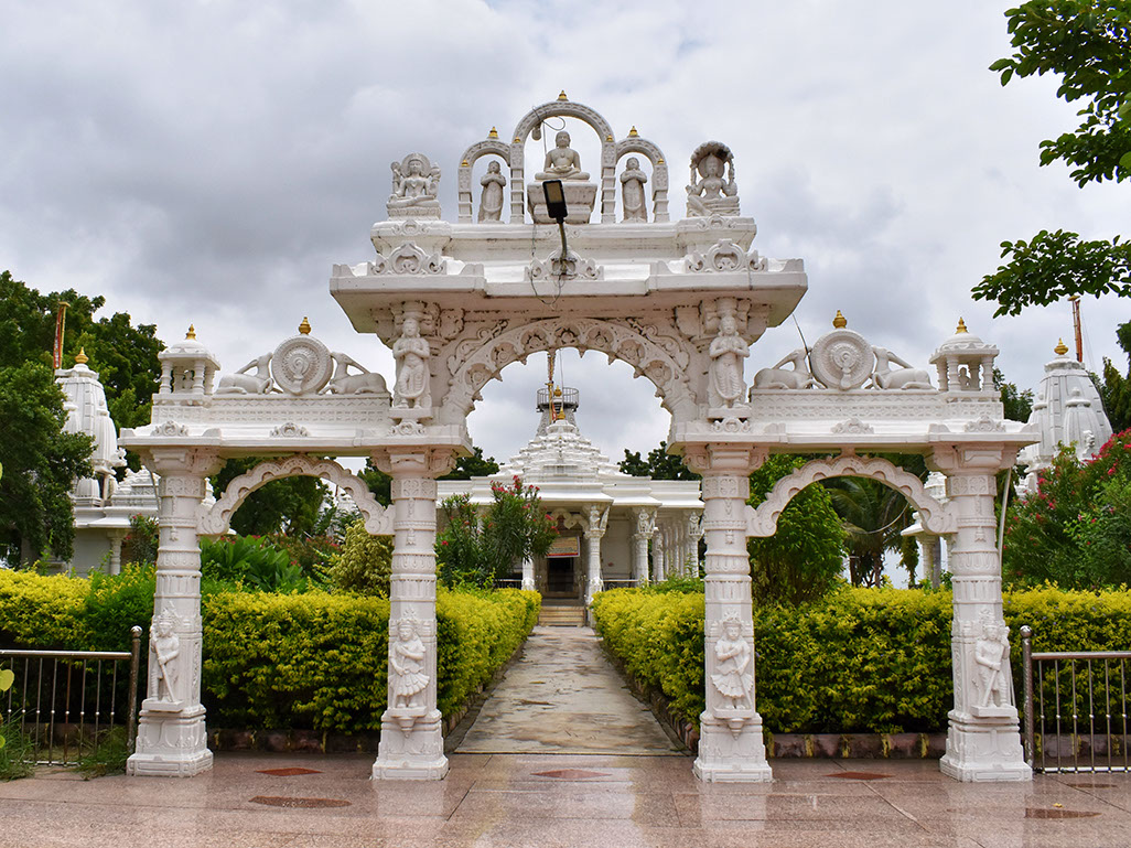Beautifully carved temple entrance of Pavapuri Jain Temple