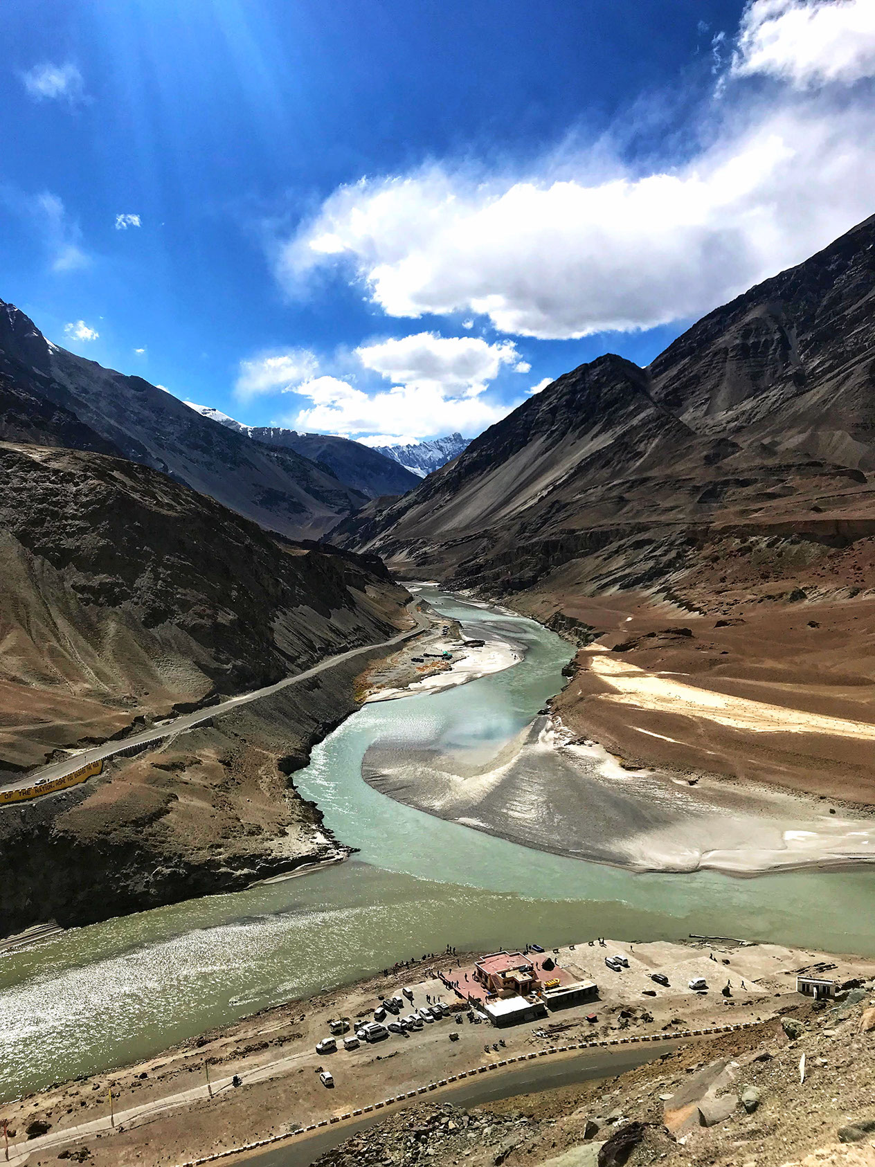 Picturesque play of colors at the confluence of Zanskar and Indus Rivers in Ladakh