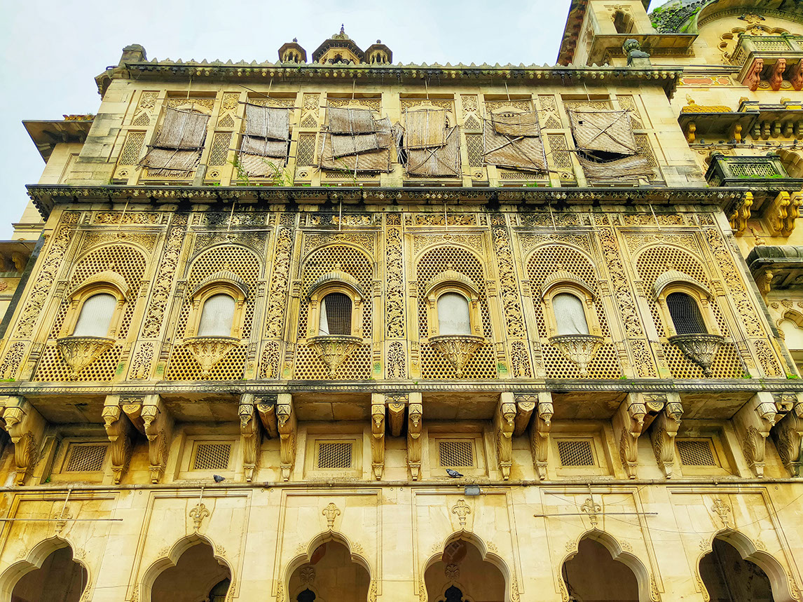 Mughal architecture of left wing of Laxmi Vilas Palace