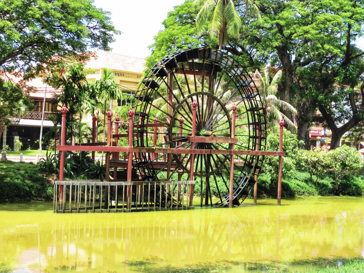 Watermill wheel on the riverside of Siem Reap